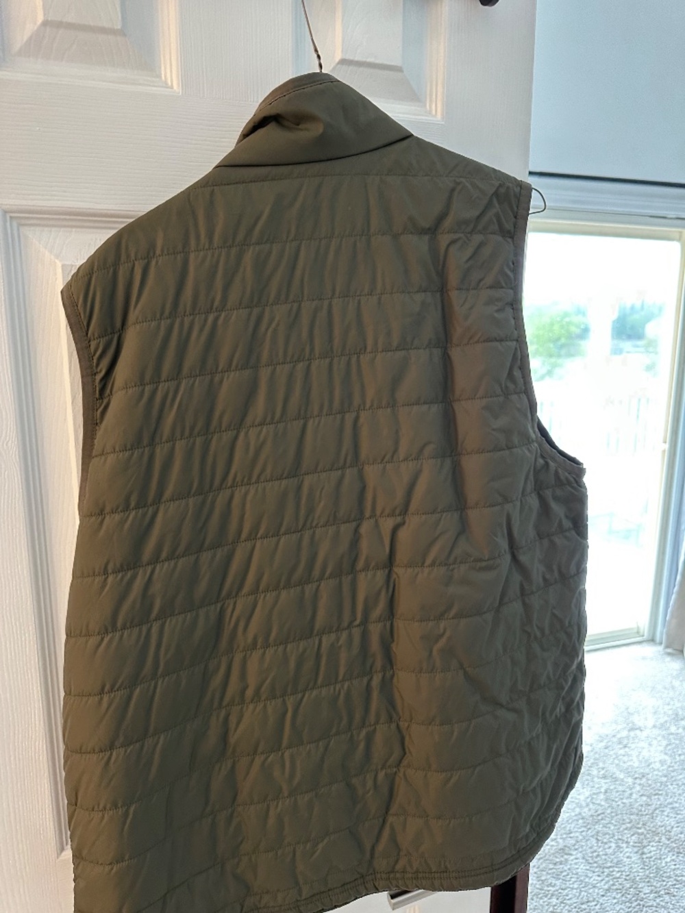 Mens Carharrt Puff Vest - Picture 4 of 4